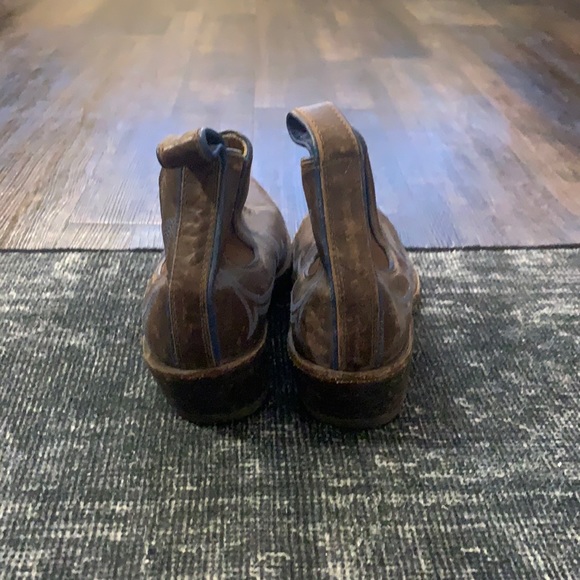 Distressed Free People leather cowboy booties with blue embroidery - Picture 4 of 6